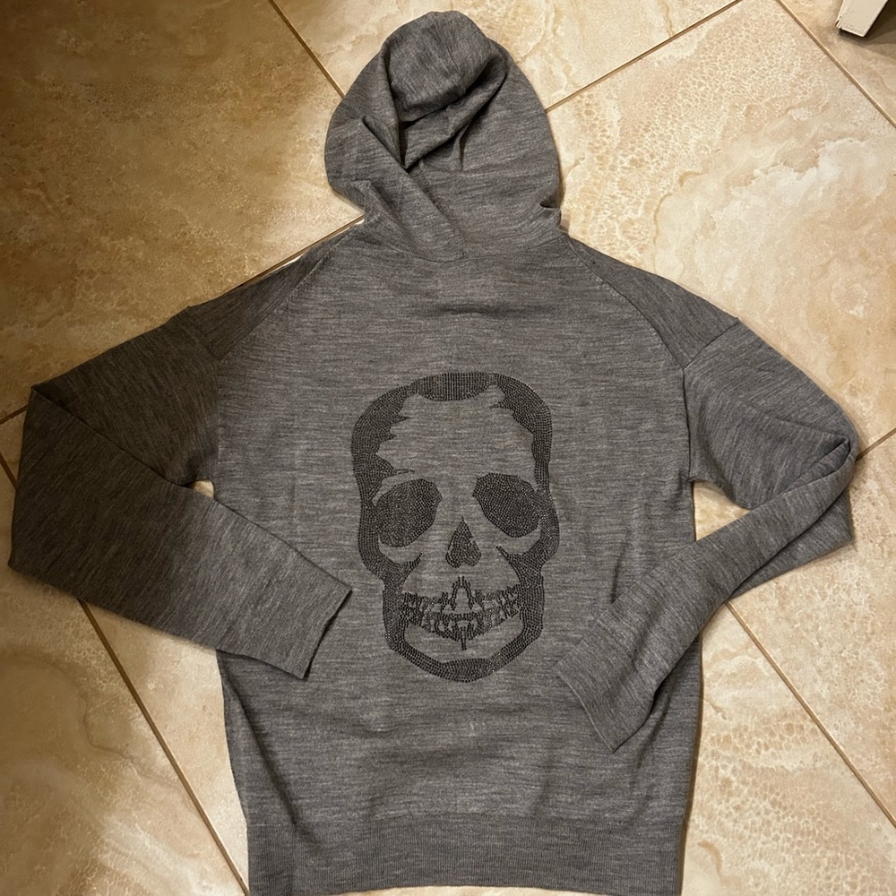 Brand new never worn zip up